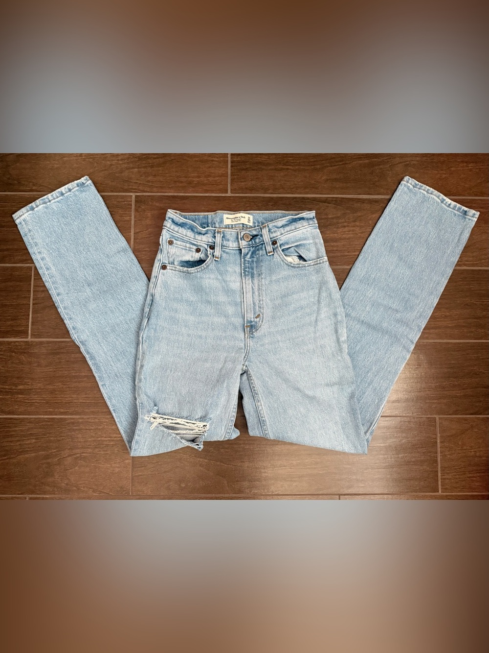 Abercrombie & Fitch Light Blue High-Rise Straight Jeans with Knee Rip